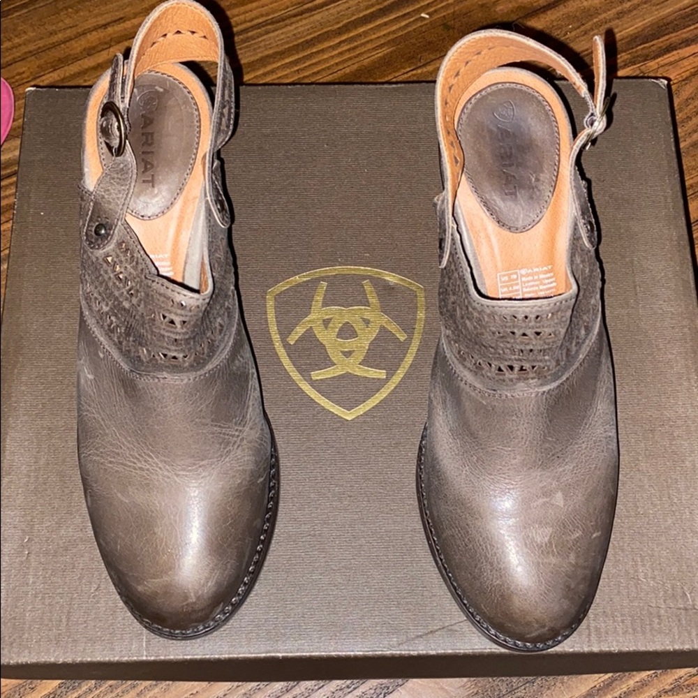 🌸 Ariat size 7